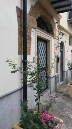 COD.0000001357 - Cattedrale 2 vani uso transitorio 